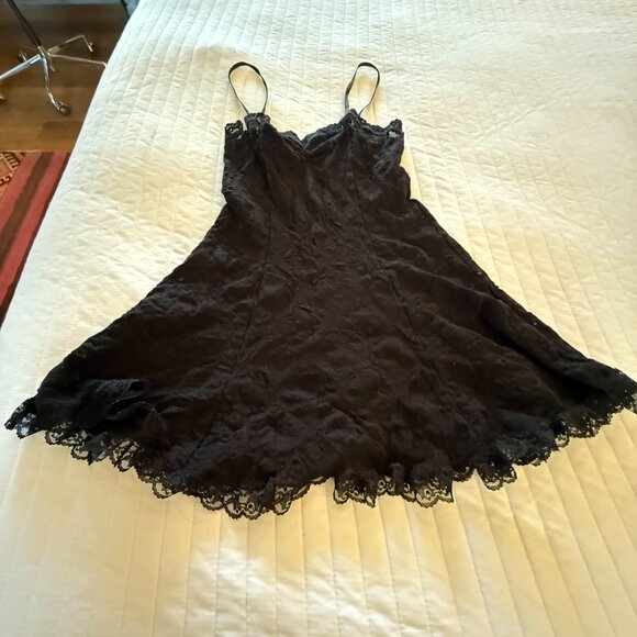 EUC Hanky Panky "Cigarette Girl" Stretch Lace chemise in black, size S - Picture 2 of 4